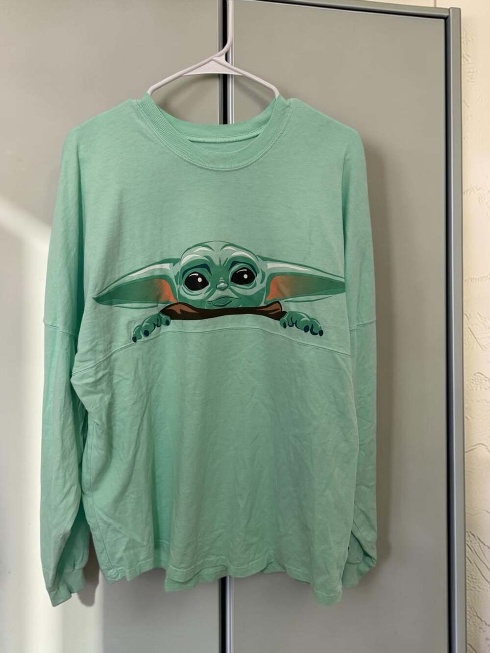 Disney Star Wars The Mandalorian Grogu Spirit Jersey Size M Green